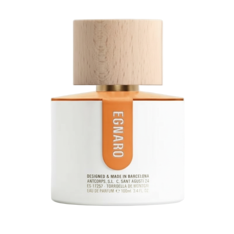 Flacon du parfum Egnaro – Parfum de niche boisé et aromatique.